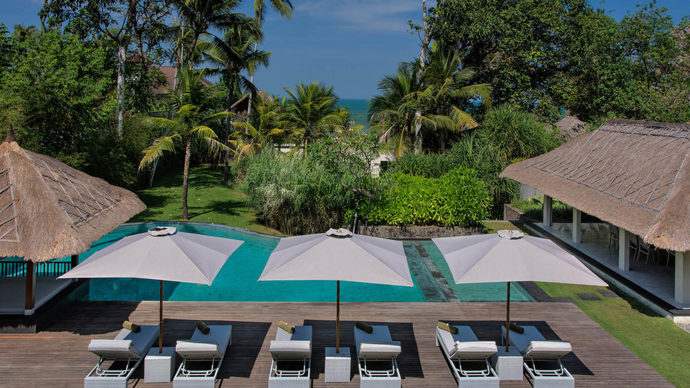 Seseh Beach Villa II - The pool and views to the sea